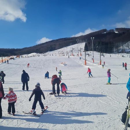 Snowland Apartmany Valča エクステリア 写真