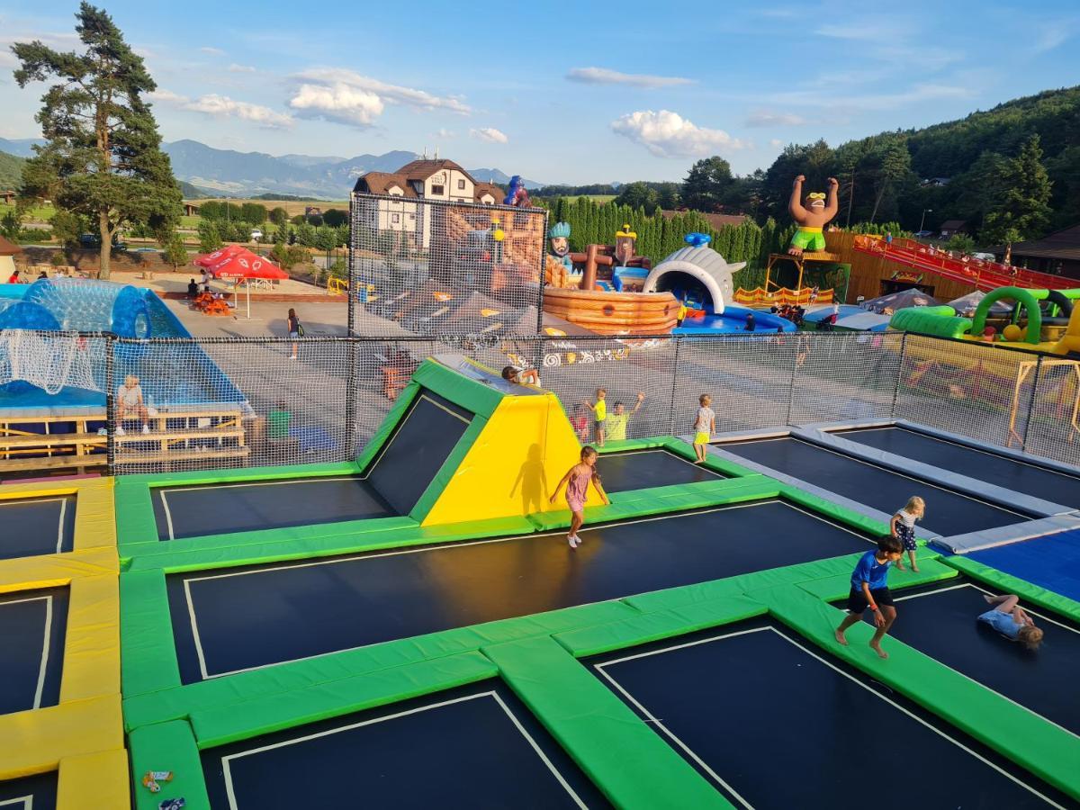 Snowland Apartmany Valča エクステリア 写真
