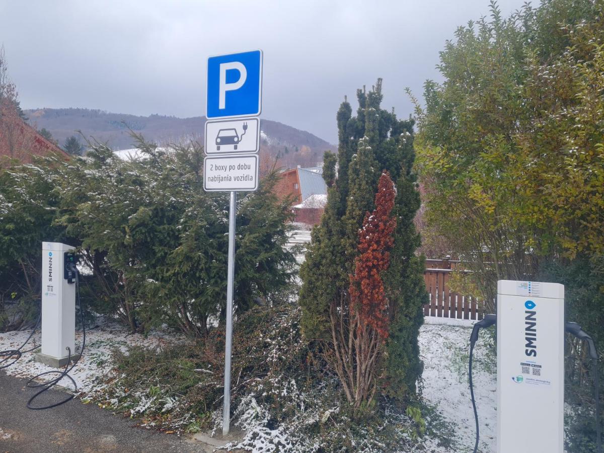 Snowland Apartmany Valča エクステリア 写真