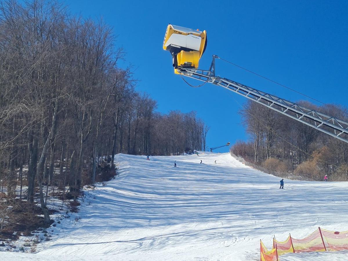 Snowland Apartmany Valča エクステリア 写真