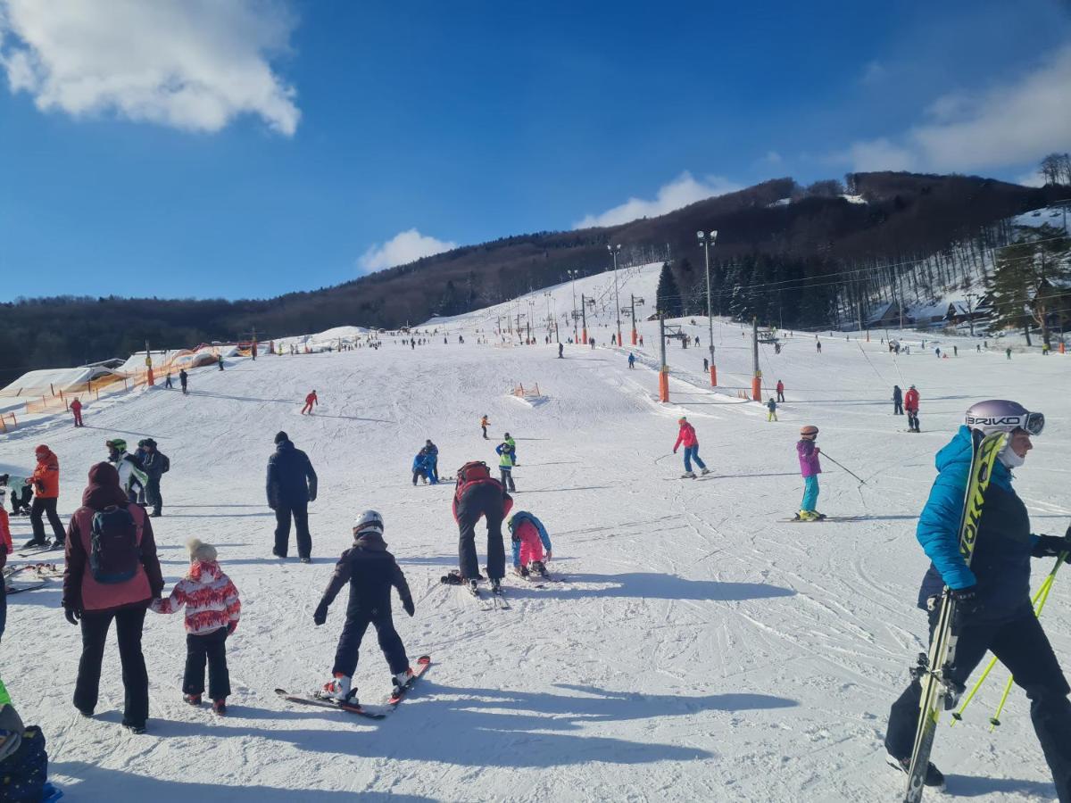 Snowland Apartmany Valča エクステリア 写真
